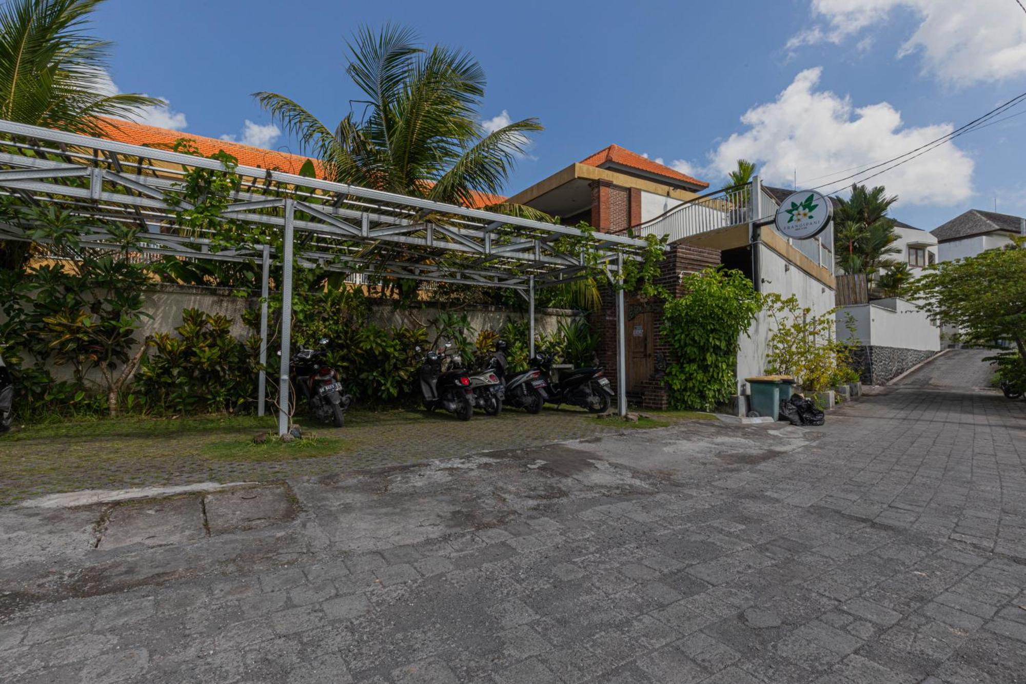 Frangipani House And Spa By Ecommerceloka Canggu Exterior foto